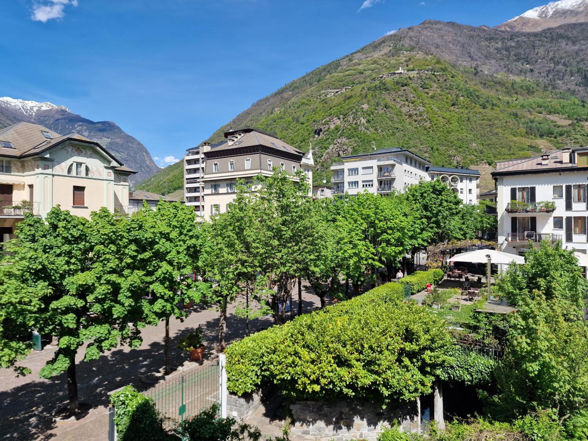 Bernina Station Center Apartment - Tirano Exterior photo