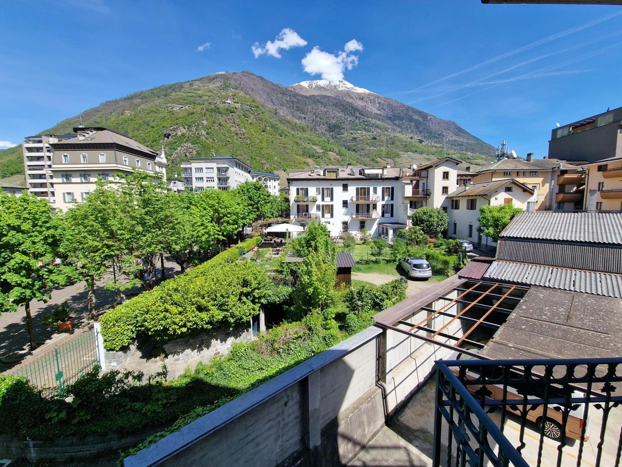 Bernina Station Center Apartment - Tirano Exterior photo
